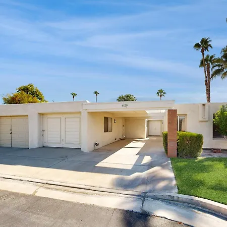 Fairway Oasis Apartment